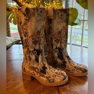 Amazing Cat Tapestry Print Boots- hard to find.